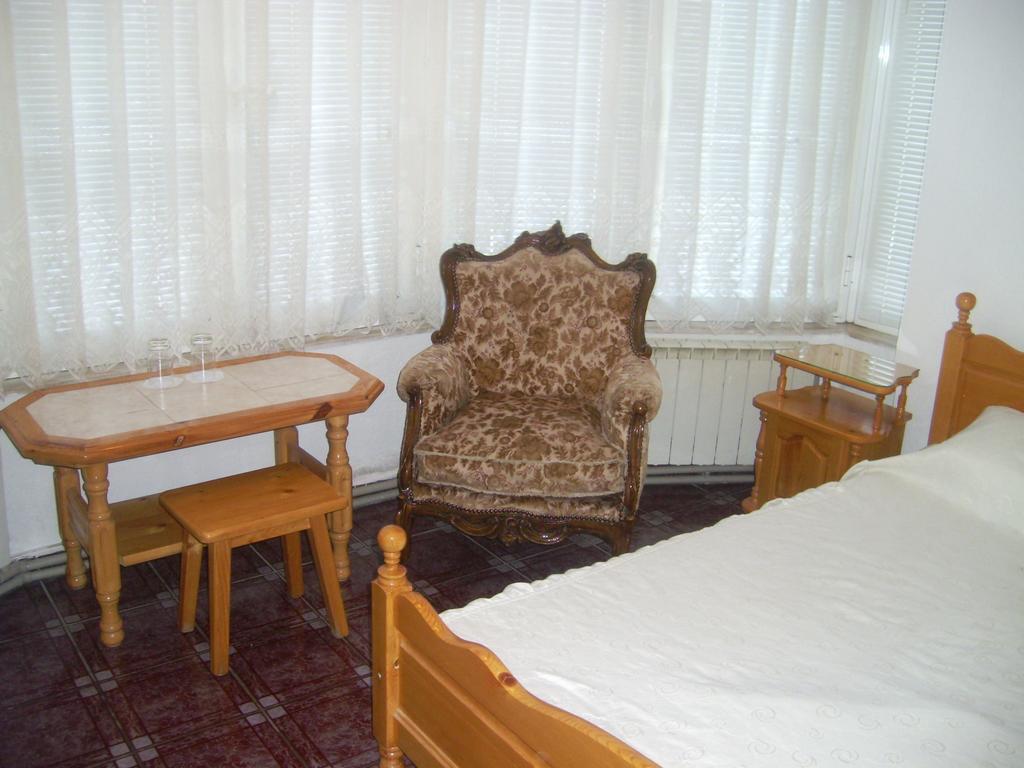 Family Hotel George Svilengrad Quarto foto